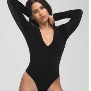 Good American All-Day Long Black Ribbed Velvet Bodysuit Size 2